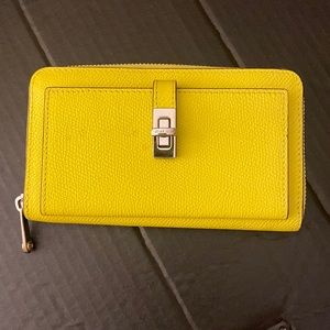 Henri Bendel West 57th zip around wallet